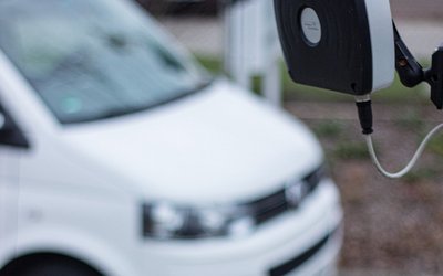 TSU 200 Leser an einer Einafhrt aufs Betriebsgelände