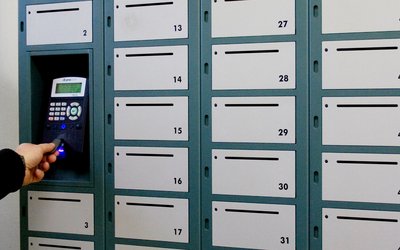 Elektronische Fachanlage locker Elektronische Fachanlagen mit Terminal, was bedient wird