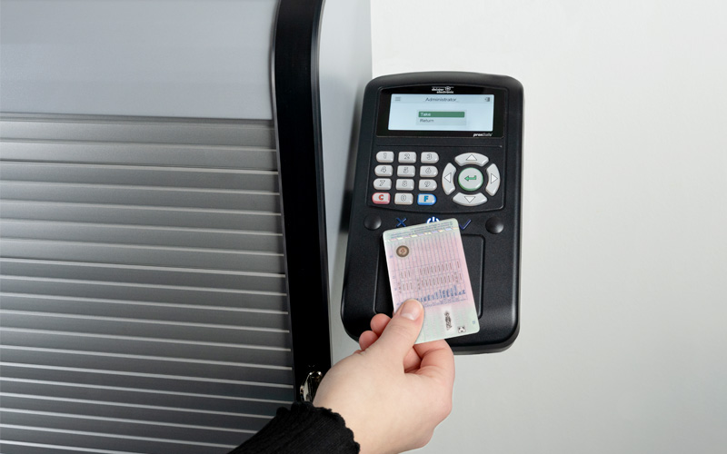 Führerscheinkontrolle Schlüsselausgabe